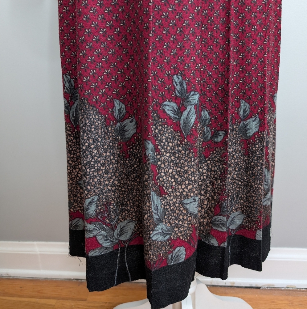 Vintage 1970's maroon floral dress - Picture 4 of 6